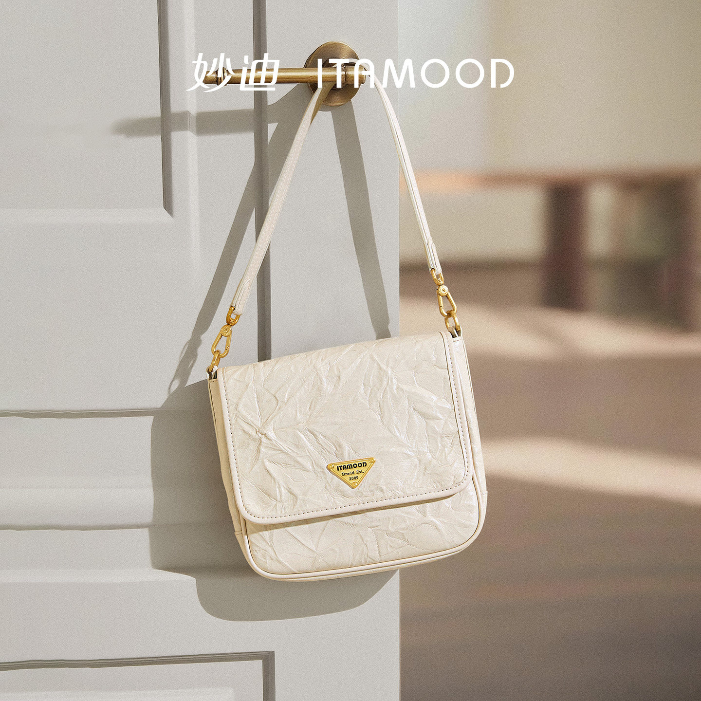 妙迪通勤腋下包新款头层牛皮质感精致小包包复古邮差包轻斜挎包女