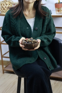 100%牦牛绒深绿色复古针织开衫 女宽松秋冬季 百搭毛衣外搭
