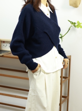 【LU 】 交叉版  羊绒V领元宝针厚上衣 设计感时尚百搭款
