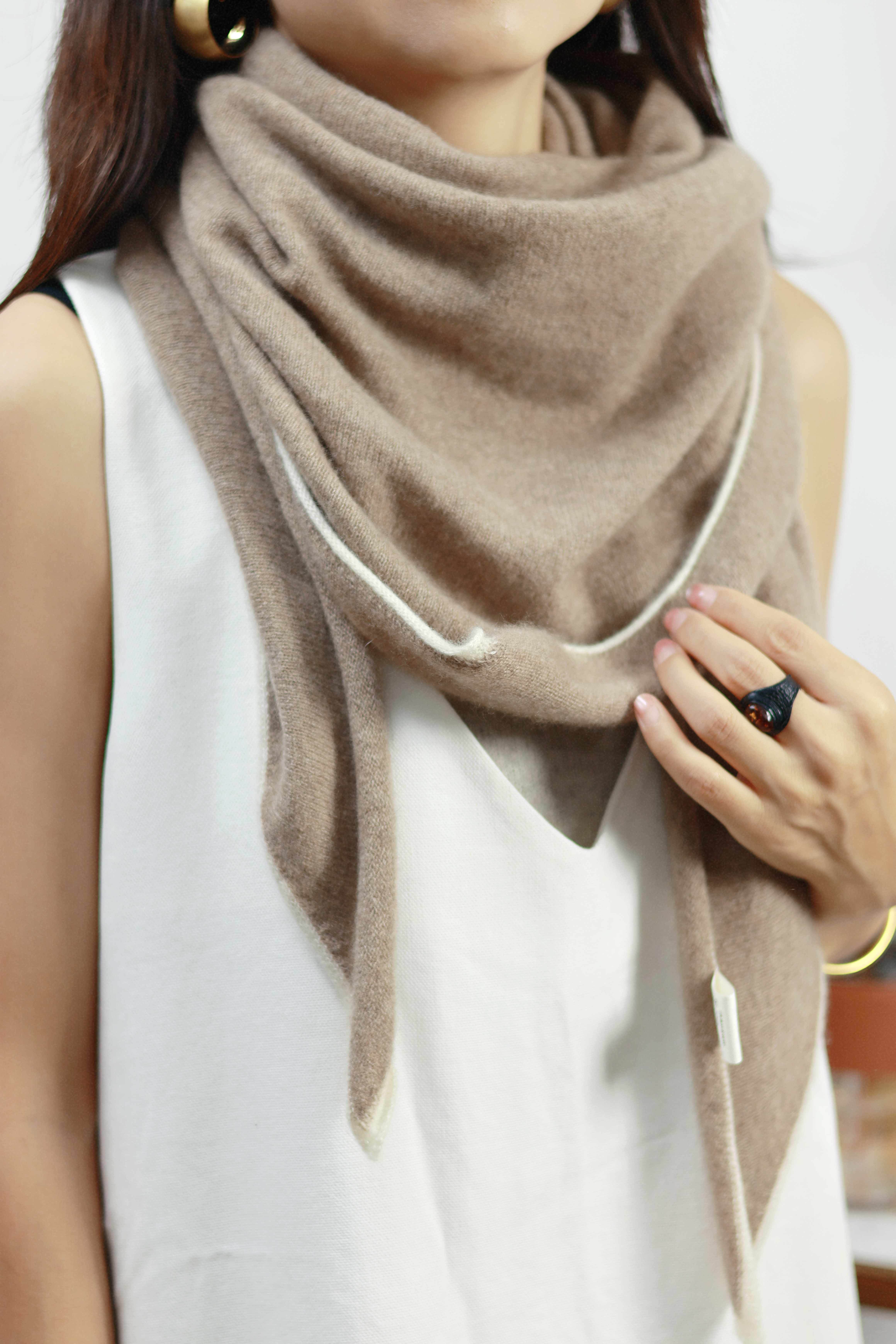 【LU 】 羊绒三角巾围巾披肩秋冬保暖时尚百搭高级感围巾