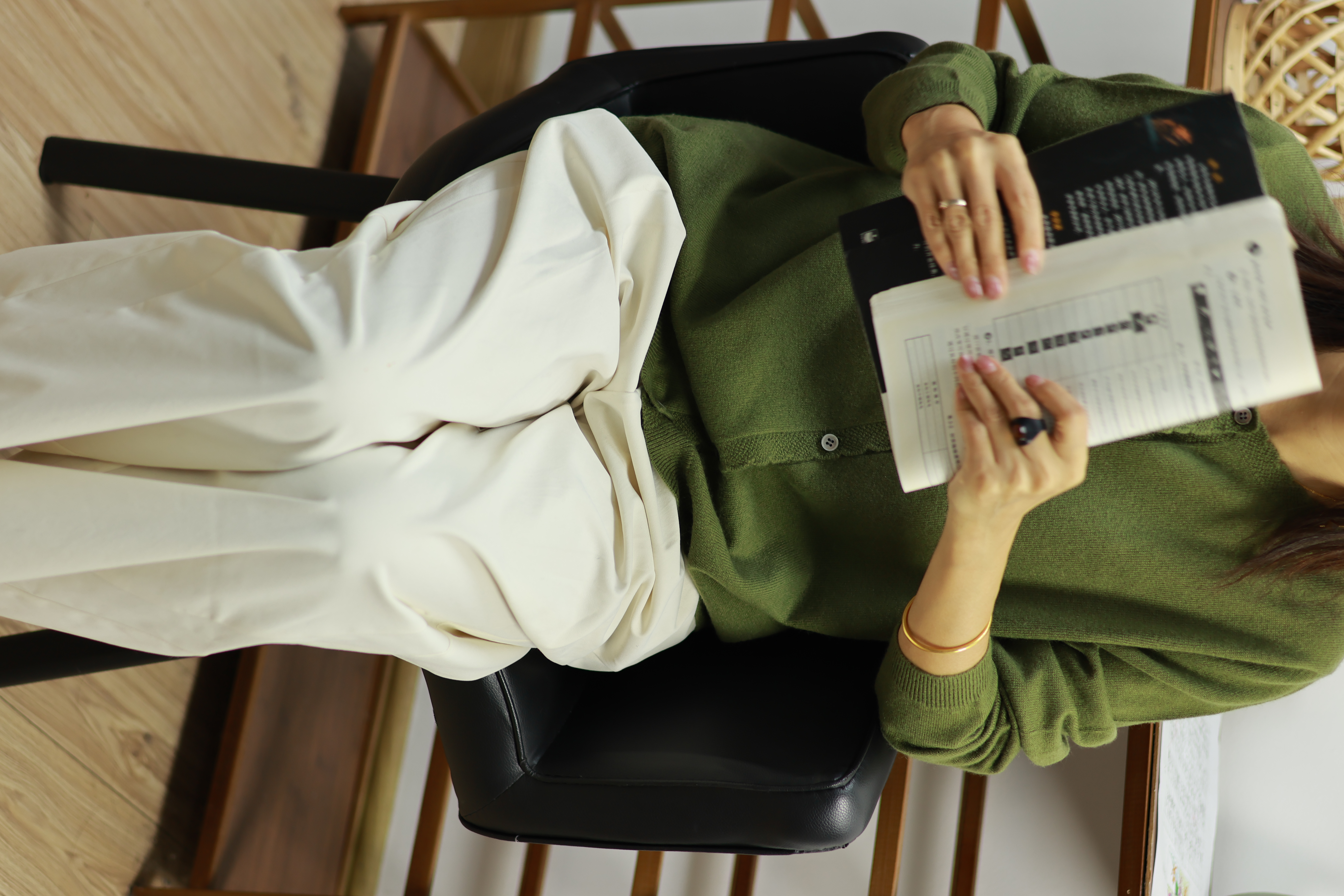 【LU】 简约  羊绒衫100%山羊绒女圆领宽松毛衣针织打底衫开衫