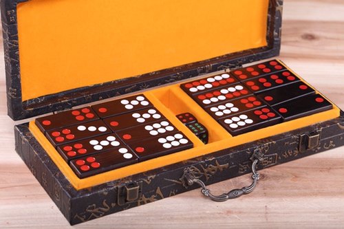 紫光檀实木雕刻牌九