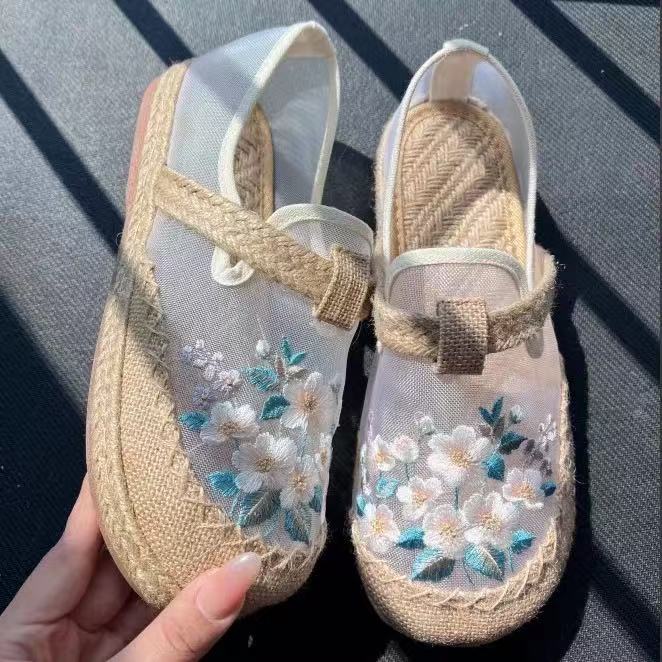 ｛百花｝春夏季新款绣花鞋老北京布鞋古风汉服复古平底透气网鞋女