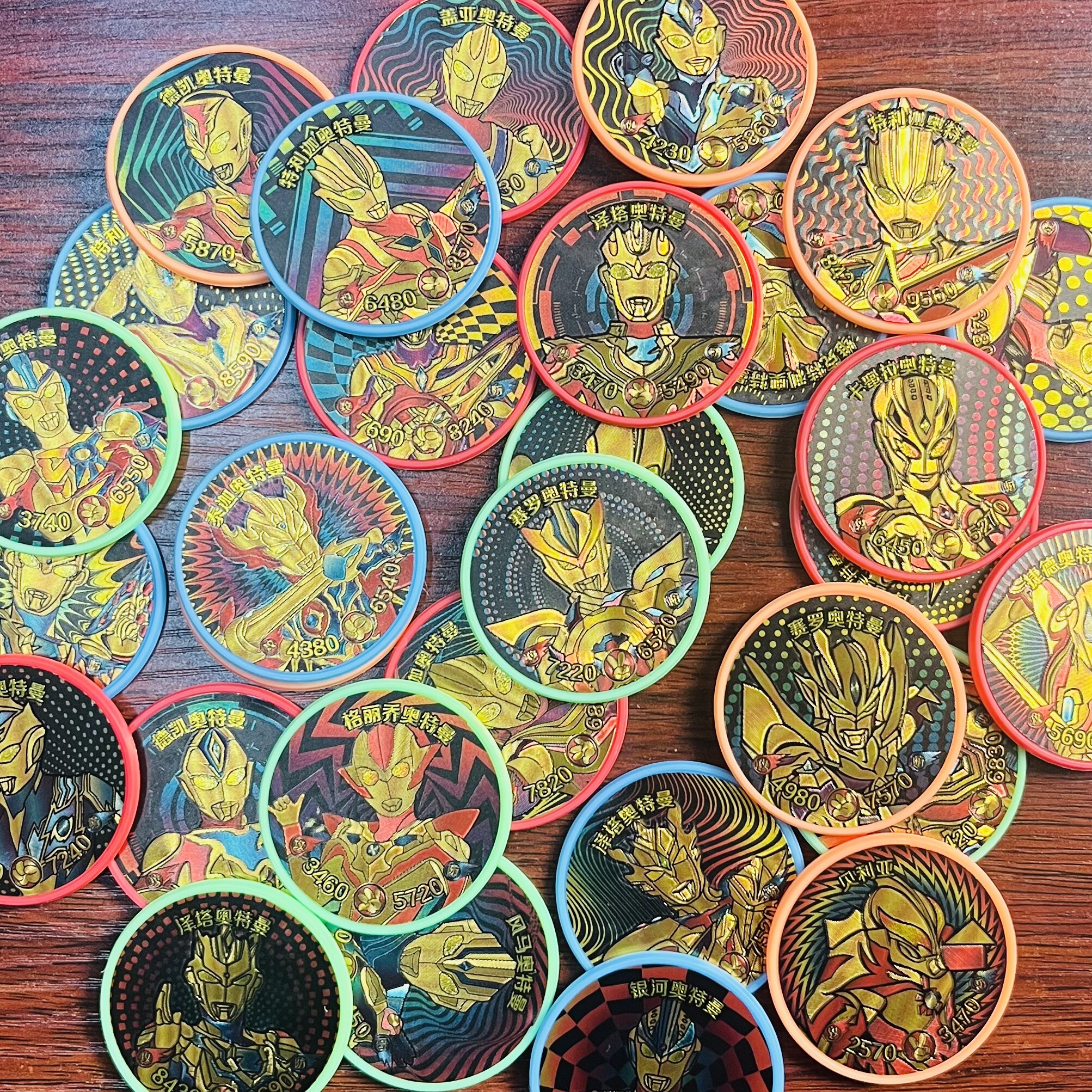 奥特曼圆卡塑料圆形卡片加厚防水卡奥特英雄战斗币3-6岁儿童玩具