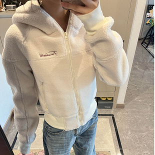 韩系慵懒风羊羔绒连帽外套女秋冬季加厚修身百搭短款刺绣拉链上衣