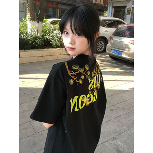 设计感小众重磅刺绣短袖t恤女2026新款夏季宽松慵懒风初中生上衣