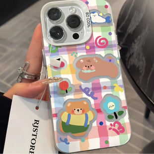 卡通格纹小熊苹果手机壳16promax小米15情侣iphone14华为mate60pro新款pura70荣耀vivo红米k50一加opporeno12