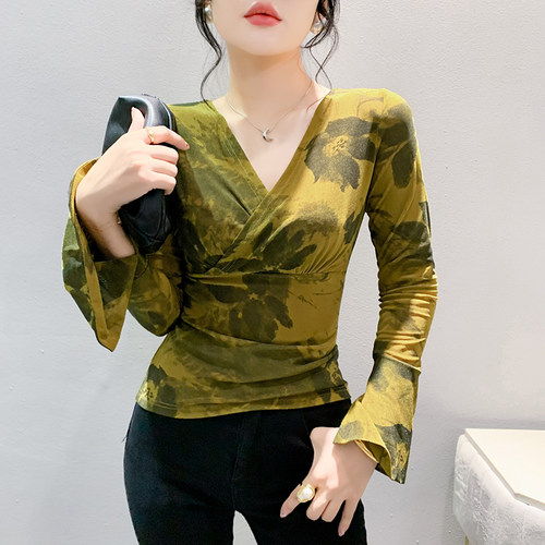 长袖通勤常规欧货V领打底衫女秋