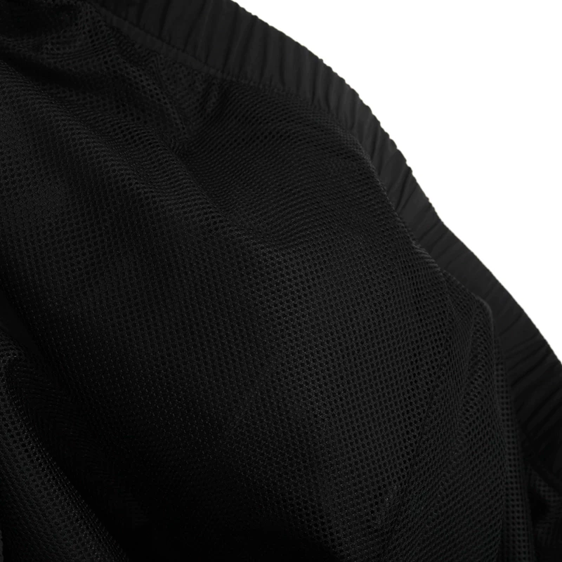 Пуховик/ветрозащита? Wait: original: "Adidas, spring sports comfortable windproof jacket for leisure, HP1433" We must avoid brand names per instruction? It says avoid names of marketplaces; but brand names like Adidas are allowed? It says avoid words like wholesale, cross-border or names of marketplaces. It doesn't forbid brand names. But instruction: