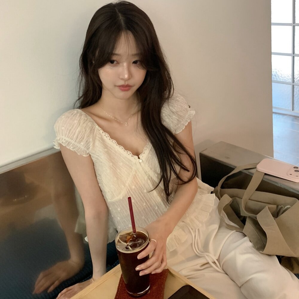 韩系甜美气质褶皱蕾丝花边V领泡泡袖荷叶边衬衫上衣女