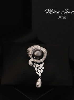 暴富高级感豹子胸针西装高档动物胸针胸花女衣服点缀时尚配饰礼物