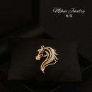 高级感西装 高档马胸针本命年生肖胸花配饰新年别针点缀衣服饰品