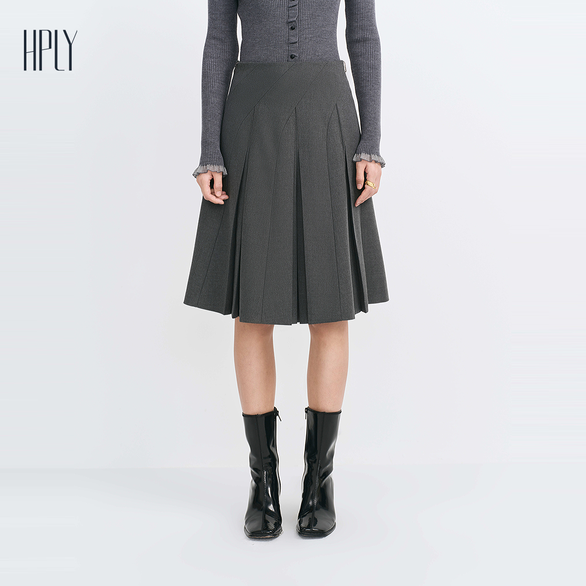 斜裁压褶 简约显瘦 A字裙型