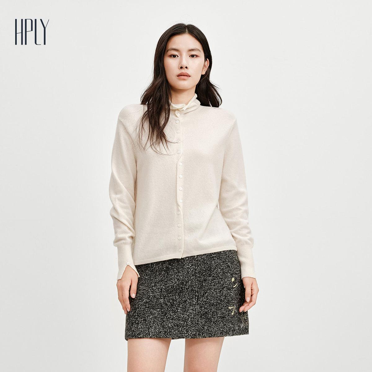 优雅高领 柔软亲肤 轻盈保暖