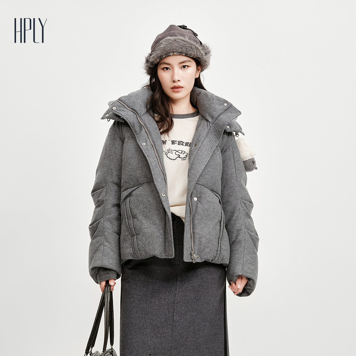 立体剪裁 轻羽鹅绒 镰刀袖设计