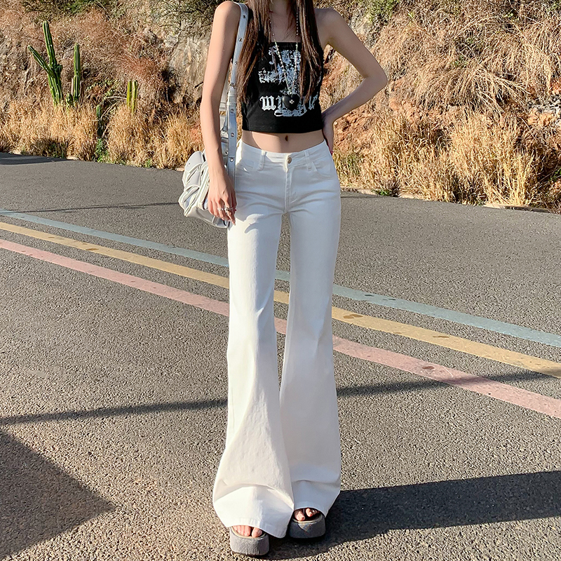 白色弹力微喇叭牛仔裤女2025年夏季新款不贴腿低腰显瘦美式喇叭裤