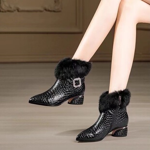 漆皮短靴女2023秋冬新款中跟加绒兔毛马丁靴真皮配裙子靴子女皮靴