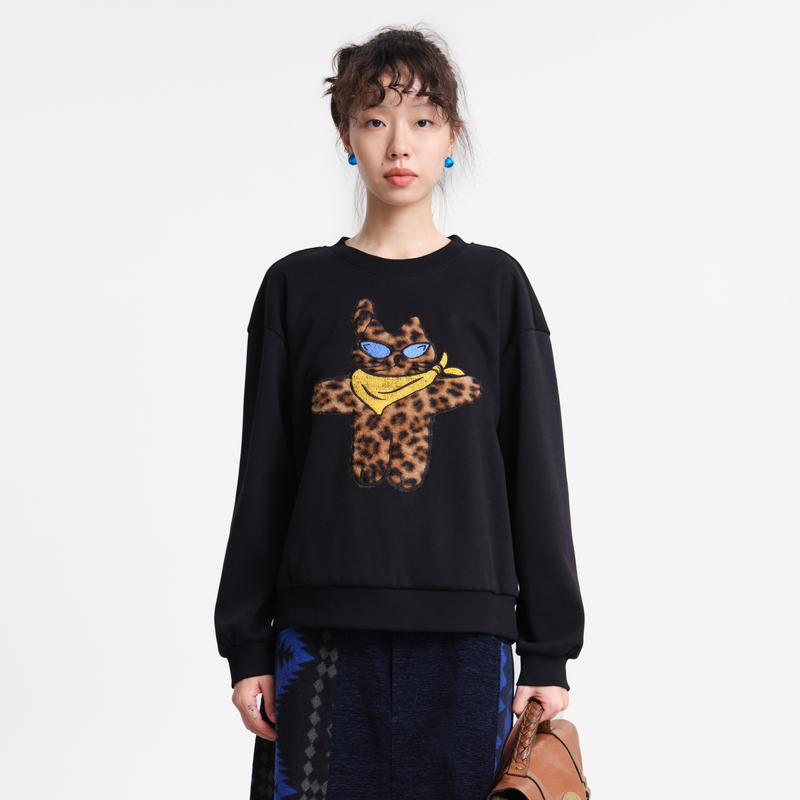 圆领、贴布绣、手感舒适