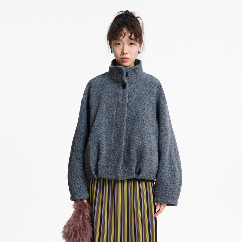 立领、插袋、捏褶