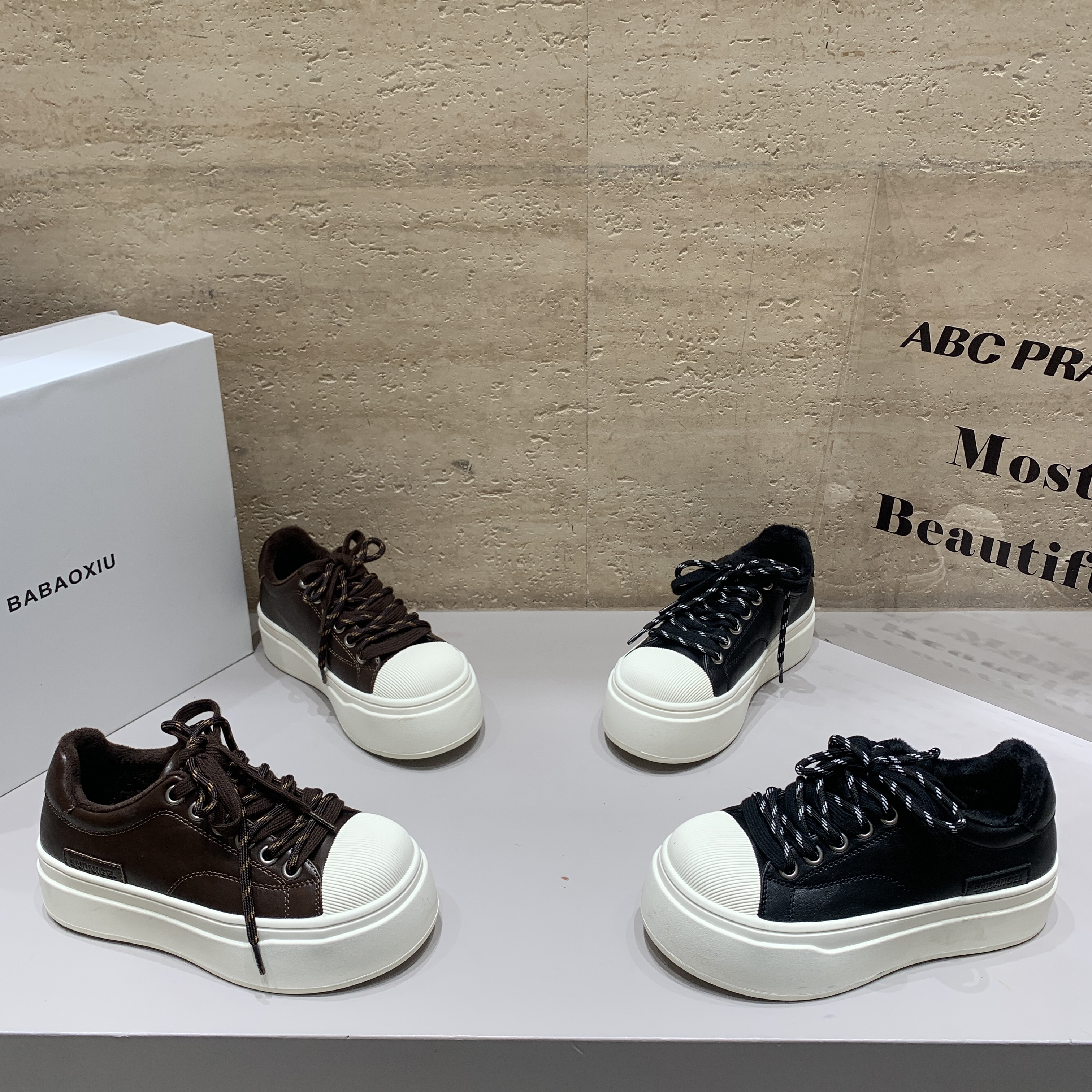 巴宝秀2025冬季新款厚底加绒板鞋百搭时尚休闲运动鞋超火学生棉鞋