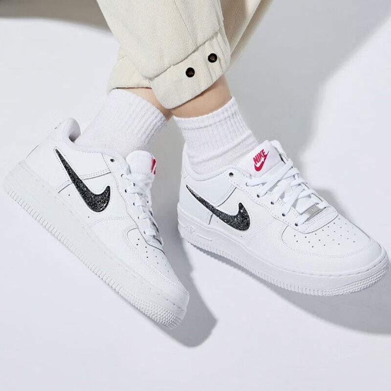 耐克（NIKE）女子系带板鞋