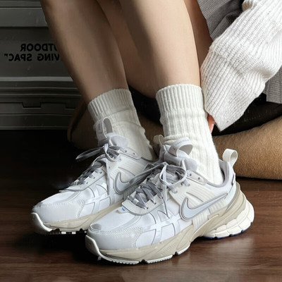 耐克女子V2KRUN运动休闲跑步鞋