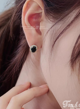 Zero's black crystal Earrings 迷你黑色椭圆水晶耳钉水钻耳环