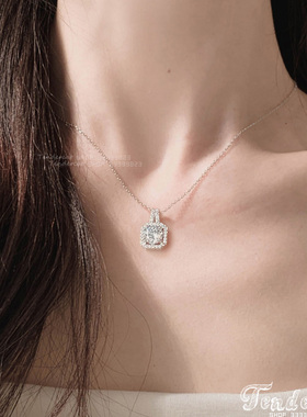 水钻环绕方形水晶坠锁骨短项链