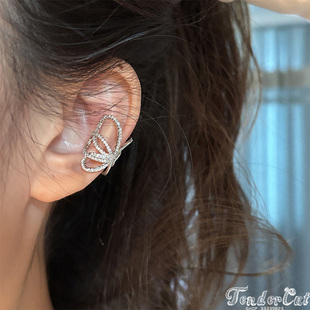 Cubic Petal Earcuff 秀气镂空水钻花瓣耳廓耳夹