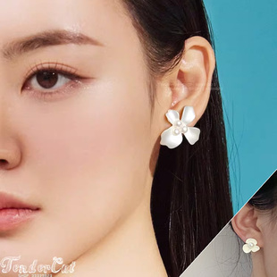 Gardenia Pearl earrings 浪漫珍珠花蕊栀子花白色花朵耳环