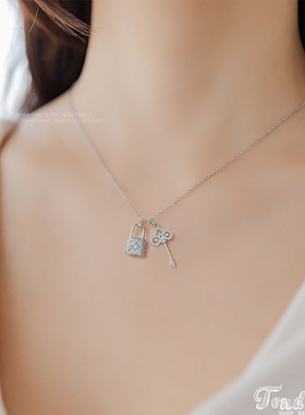 镶钻立体锁头水钻钥匙坠短项链