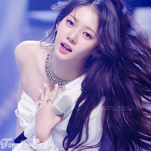 BABYMONSTER李茶仁RORA同款闪耀彩色方形锆石坠水钻流苏颈链项链