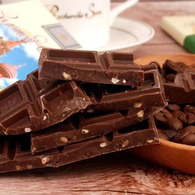 城堡榛仁巧克力俄罗斯原装进口坚果果仁夹心巧克力休闲零食包邮