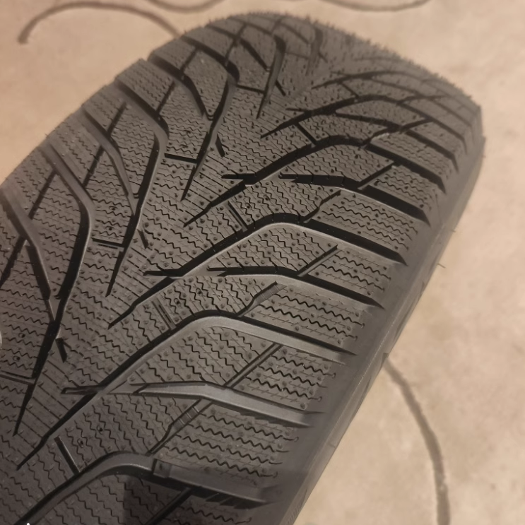 韩泰冬季 235/60R19 W636A 107T 防滑雪地胎冰雪地