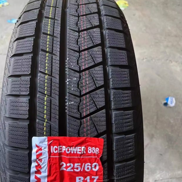雪地轮胎 255/40R21 雄鹰TW01冬季冰雪防滑雪地轮胎图片