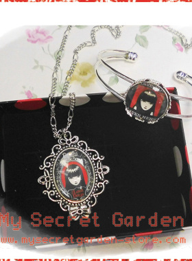 现货 Emily The Strange 怪异的艾米丽卡通時光寶石項鏈 手镯套裝