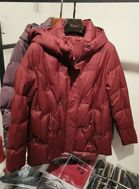 65867新款2025中年妈妈羽绒服女短款大码加厚中老年女装冬季外套