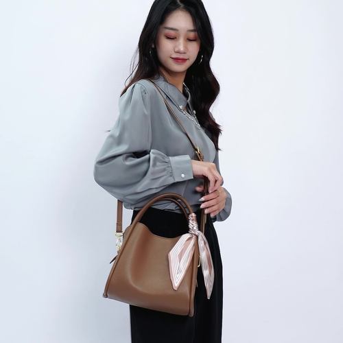 韩版小众女士手提斜挎包2025新款