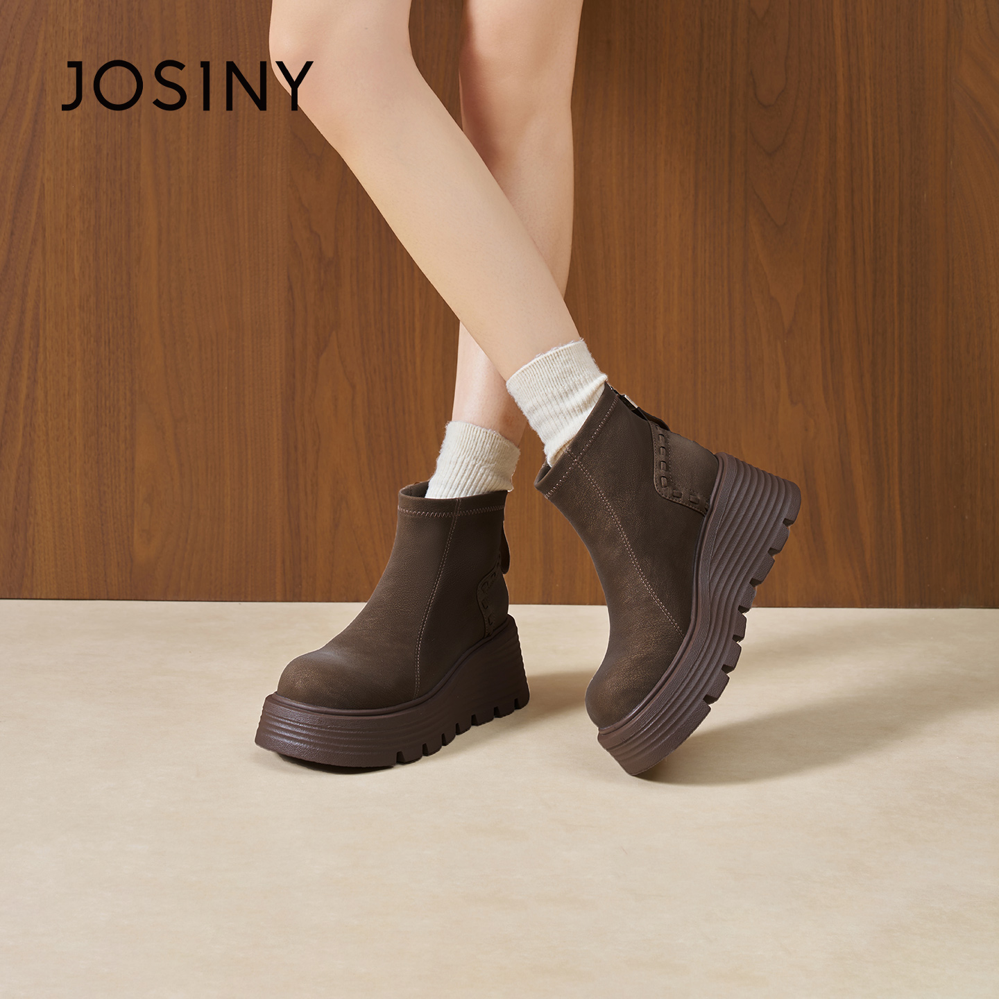 卓诗尼2025秋冬新款厚底学院靴时尚舒适短筒靴潮流后拉链时装靴女