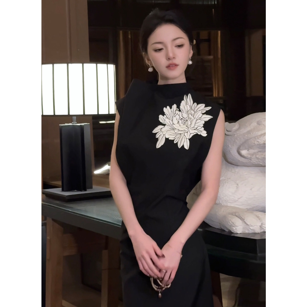one more新中式国风黑色无袖连衣裙女2026夏新款设计感设