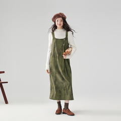 one more复古印花背带裙女高级感灯芯绒连衣裙2025冬季法式吊带裙