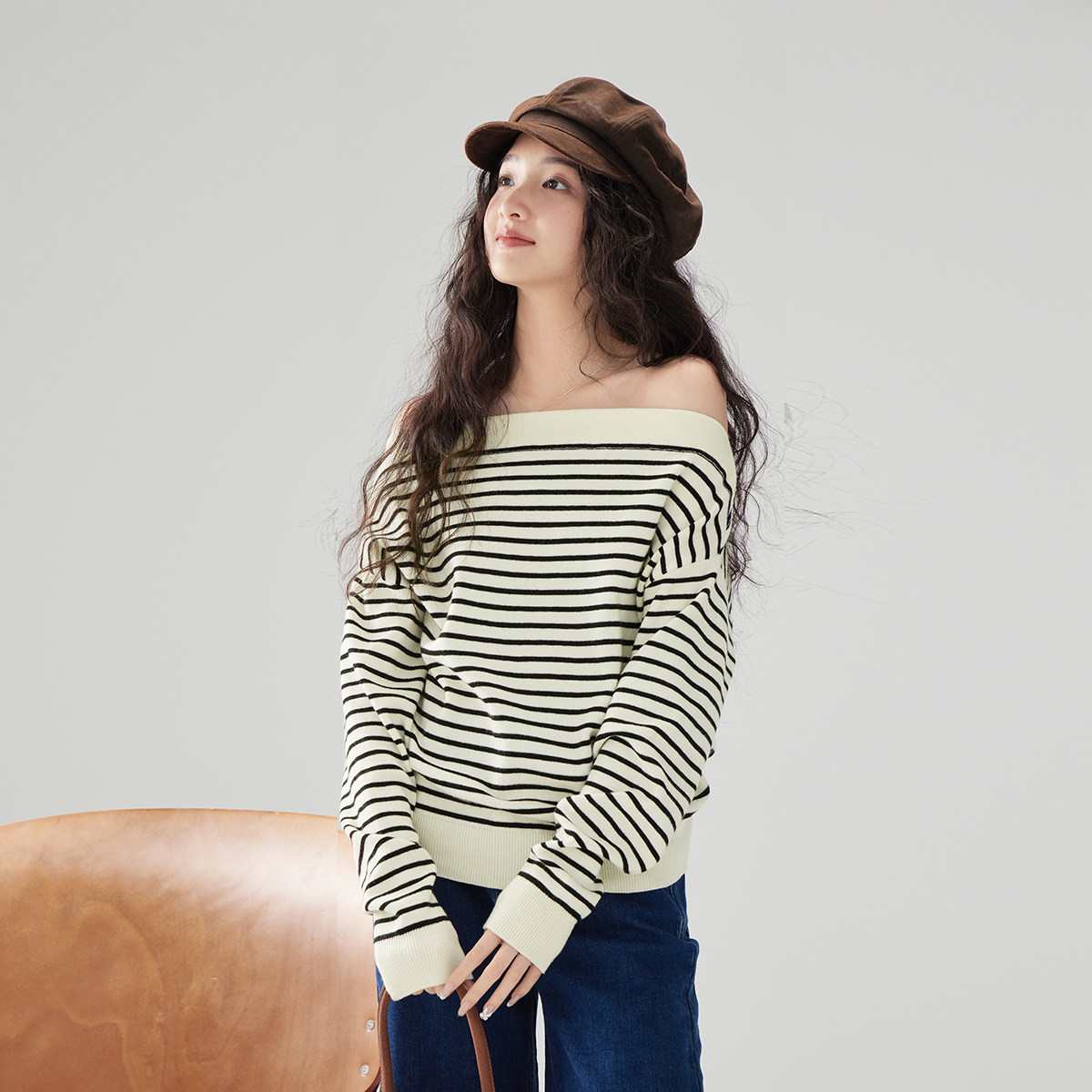 one more法式一字肩长袖条纹针织衫女冬季2025高级感露肩
