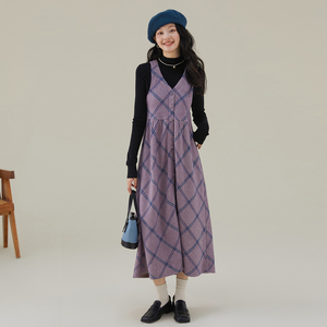 one more2026春季新品法式毛呢连衣裙背心裙高级感格子背带裙女裙