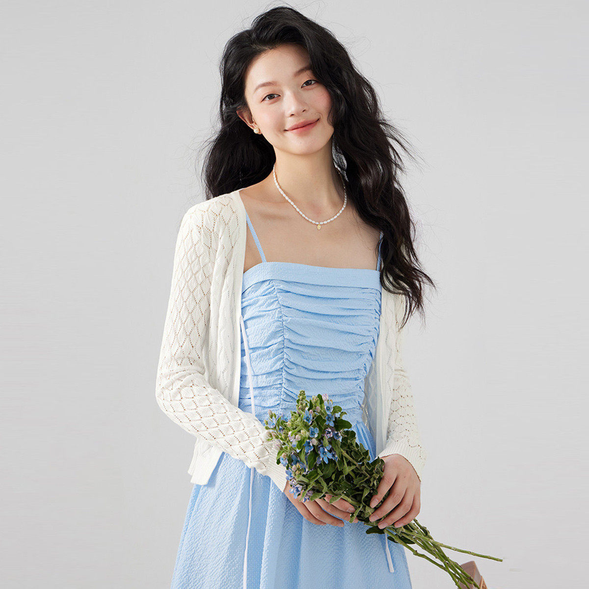 one more2025夏季薄款镂空针织开衫女士高级感系带披肩外
