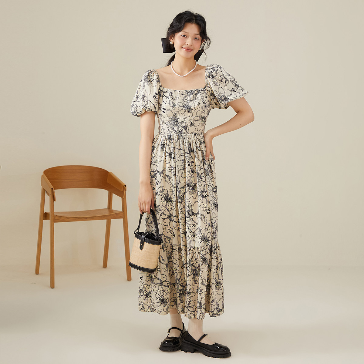 one more2025年夏季新法式泡泡袖连衣裙短袖复古碎花裙高