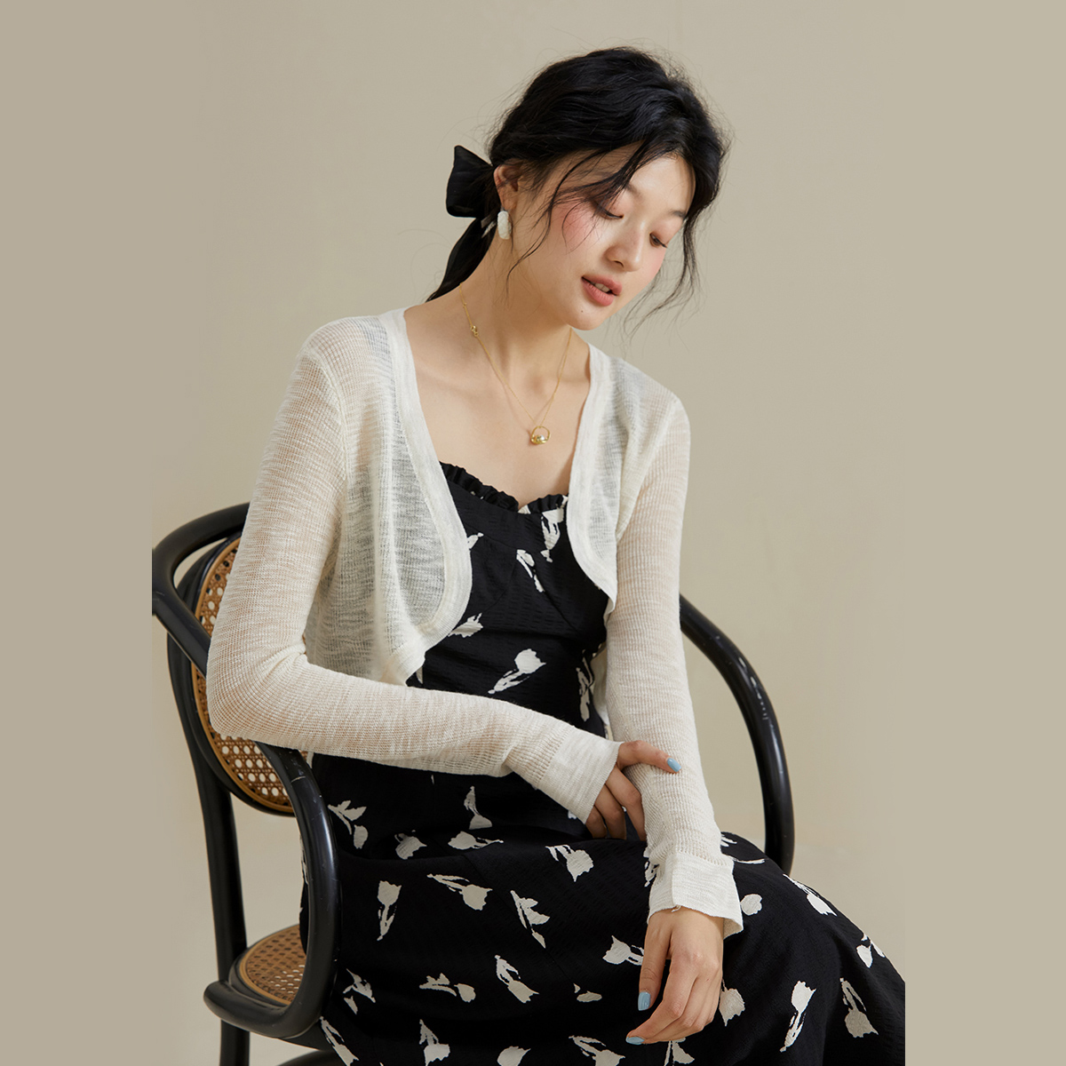 one more针织衫外套小开衫女2025秋季新款长袖披肩外搭罩