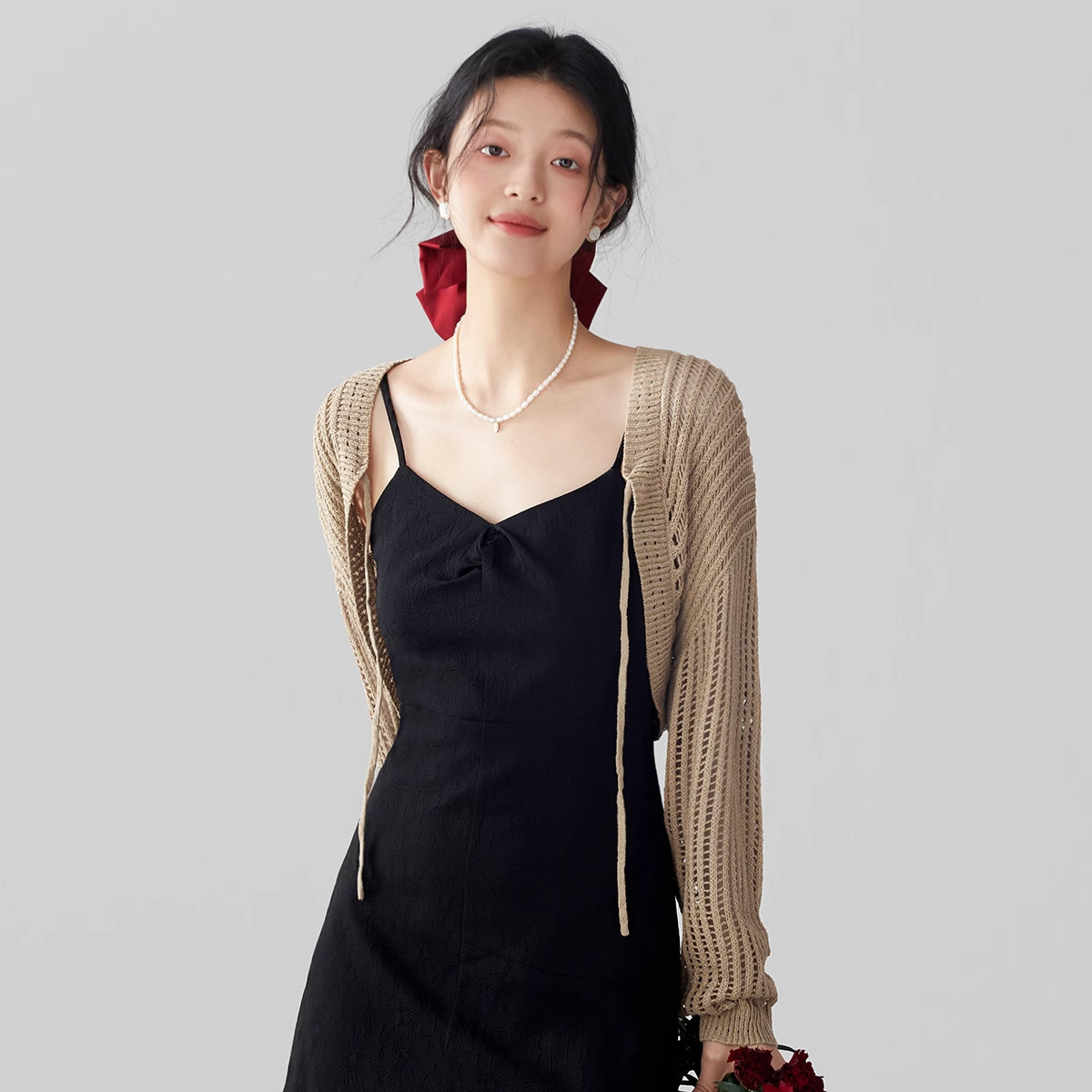 one more2025夏季新款短款镂空针织开衫女法式系带小披肩