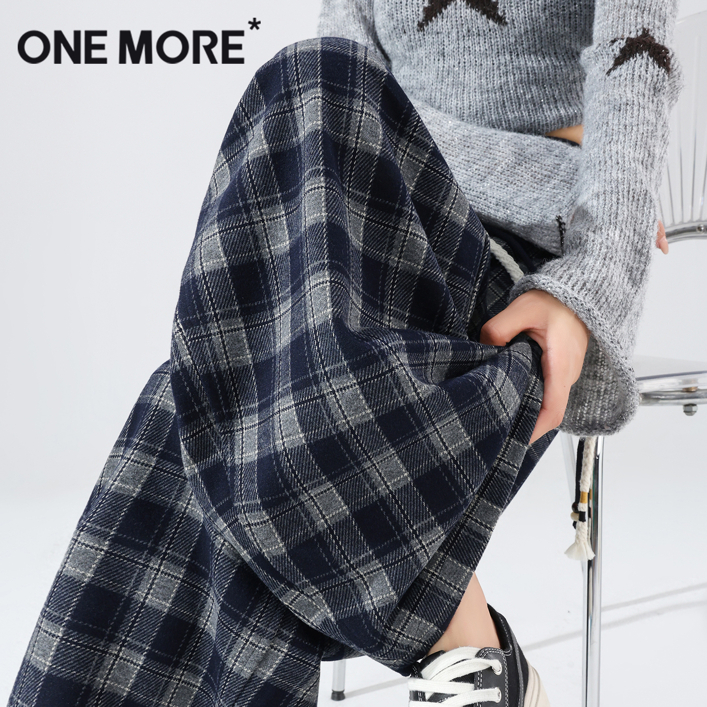 onemore格纹装饰带弯刀裤