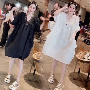 连衣裙女时尚 特大码 拼接木耳钩花V领短袖 300斤胖mm新款 洋气上衣