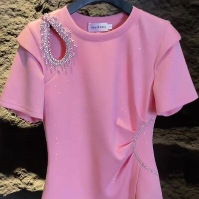 超大码2-300斤胖mm不规则镂空露肩镶钻时尚收腰显瘦短袖T恤女上衣